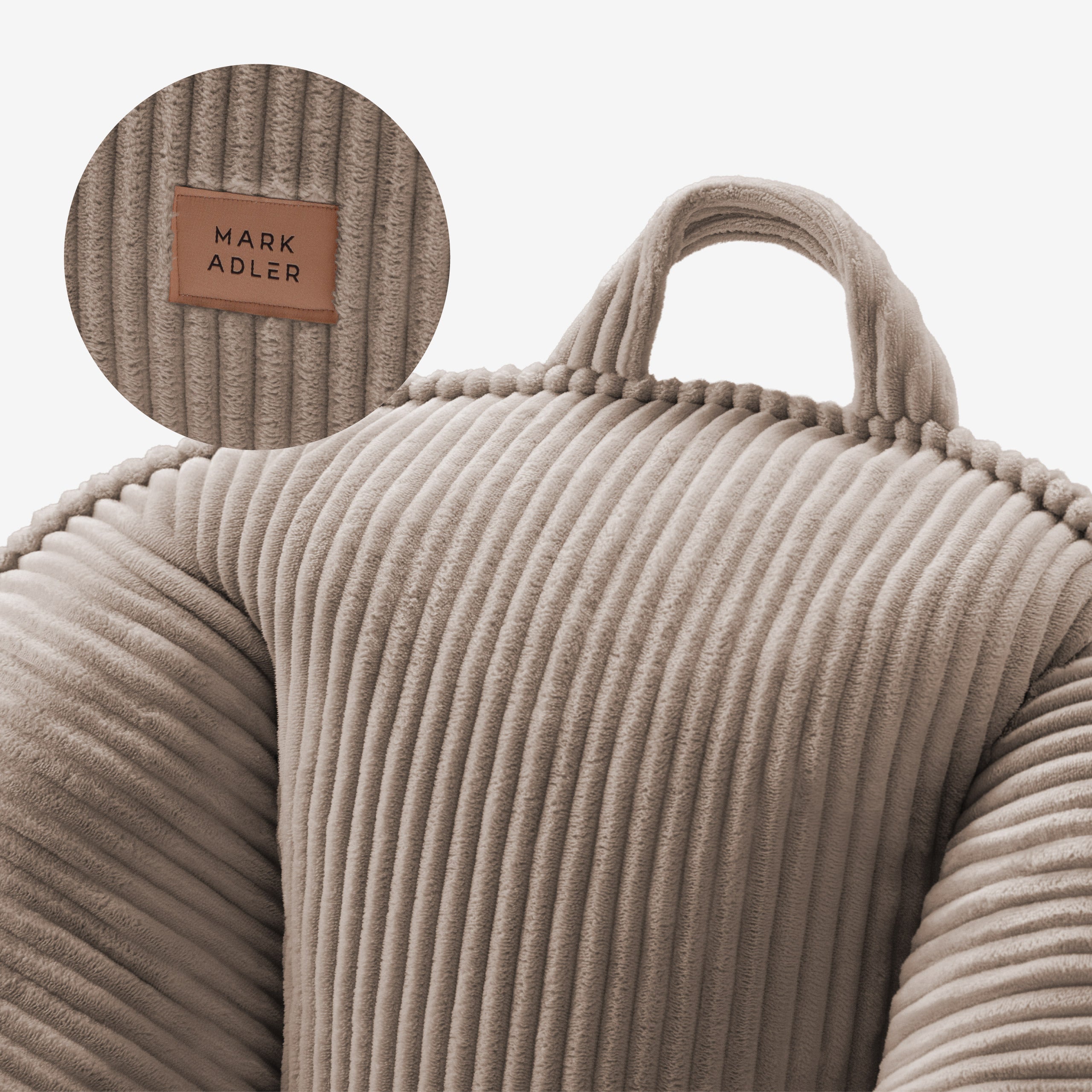 Kreslo-puf s operadlom z manšestru Mark Adler Comfy 4.0 Taupe
