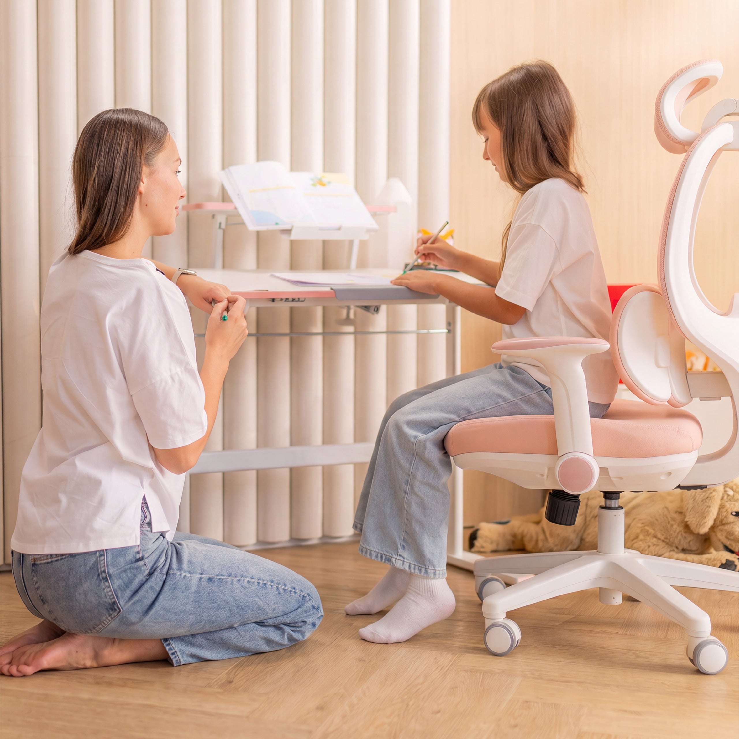 Ergonomické detské kreslo Mark Adler Junior 6.3 Pink